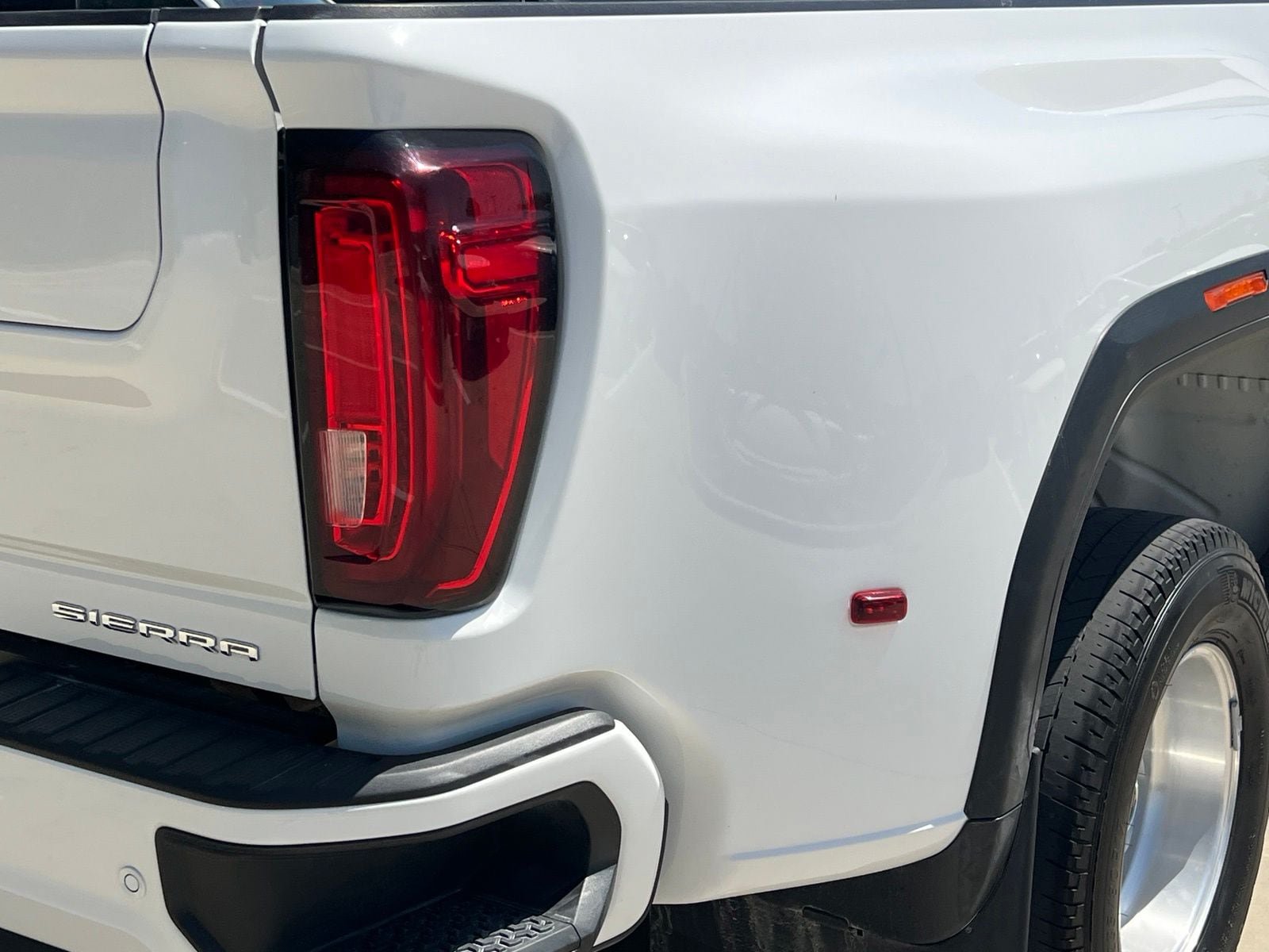 Used 2022 GMC Sierra 3500 Denali w/ Denali Ultimate Package AWD/4WD image 14