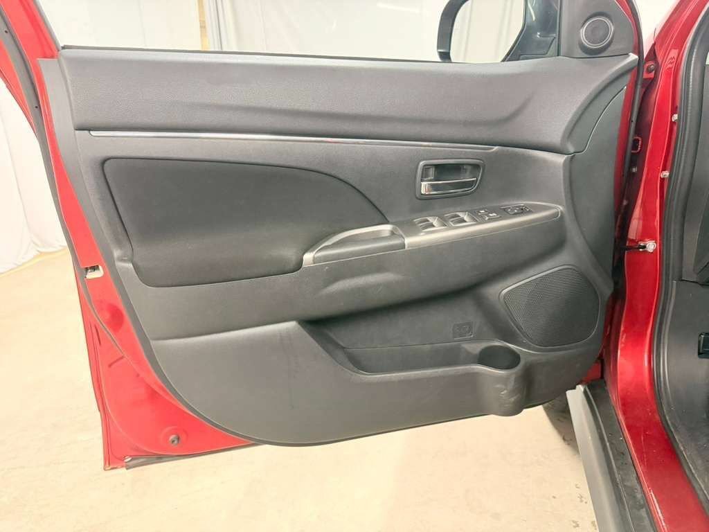 Used 2019 Mitsubishi Outlander Sport ES AWD/4WD image 19