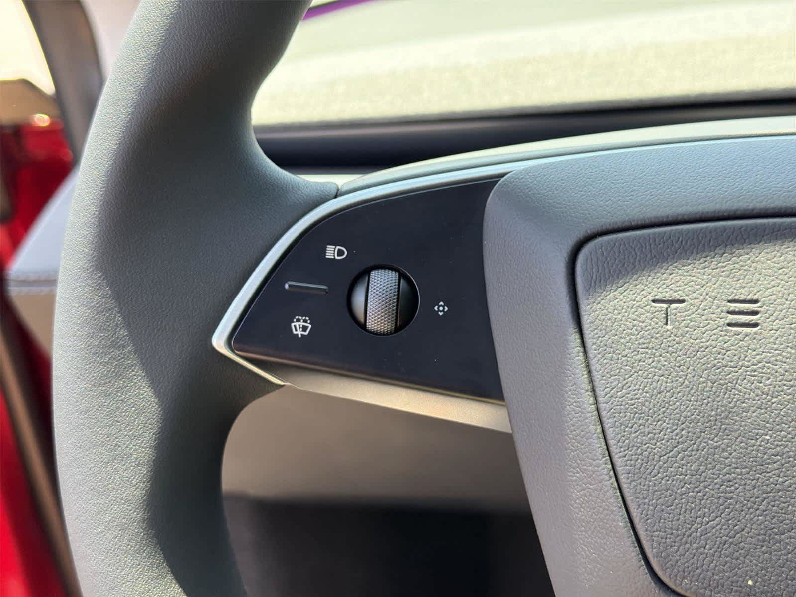 Used 2026 Tesla Model Y AWD image 34