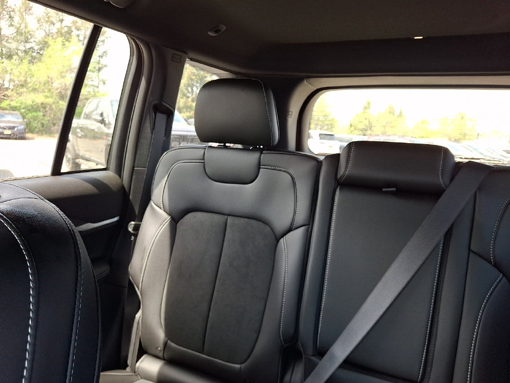New 2026 Jeep Grand Cherokee Altitude AWD/4WD image 13