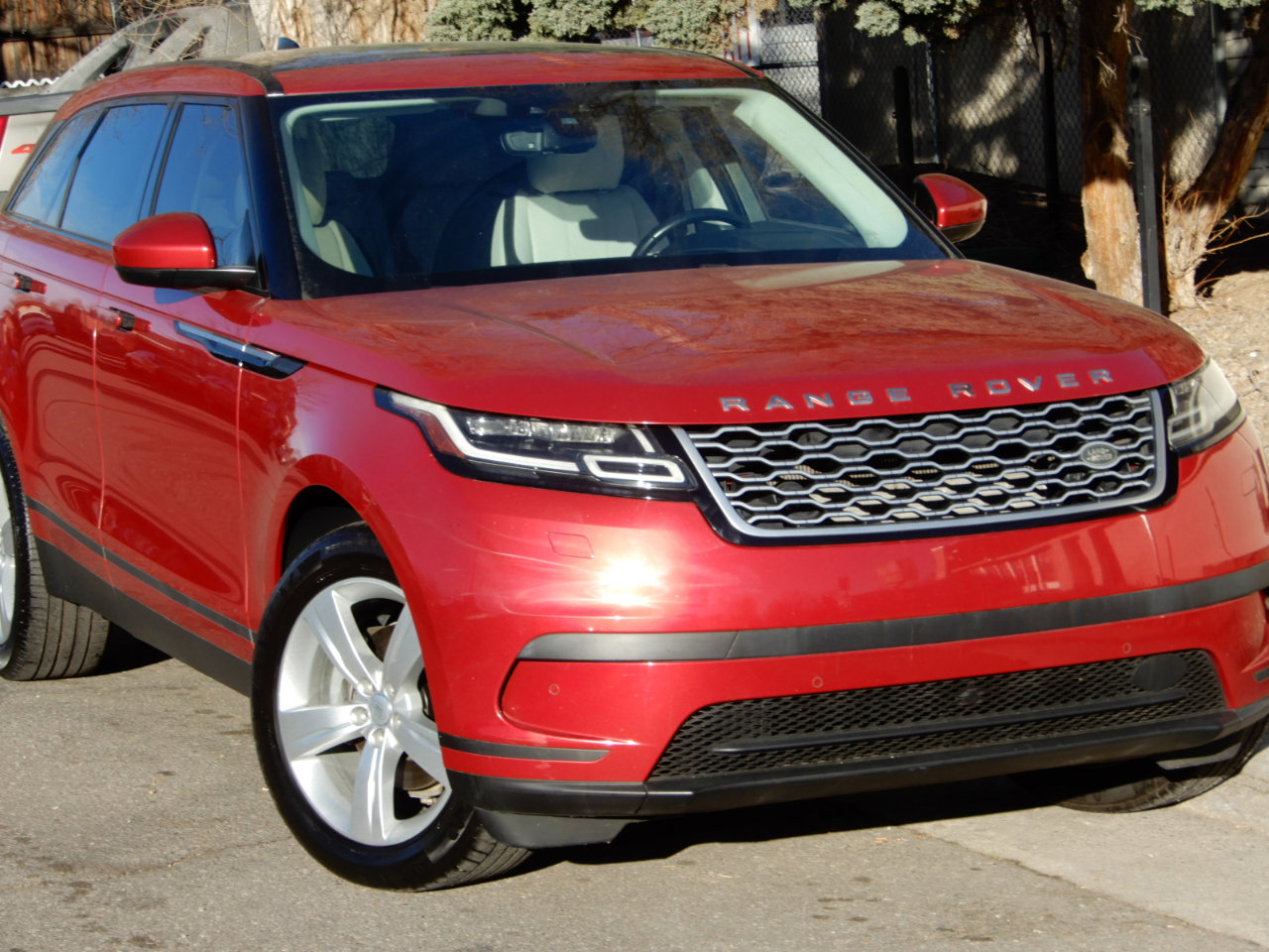 Used 2019 Land Rover Range Rover Velar S image 2
