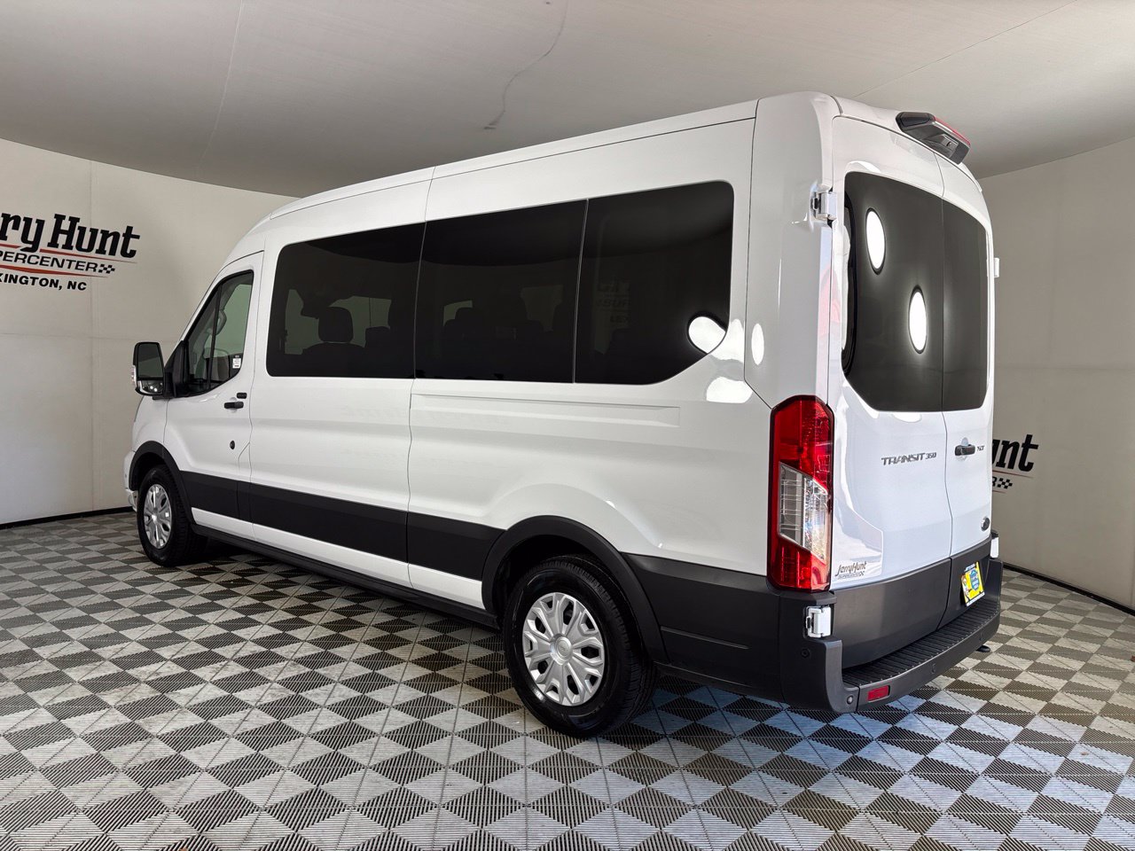 Used 2025 Ford Transit 350 XLT RWD image 6