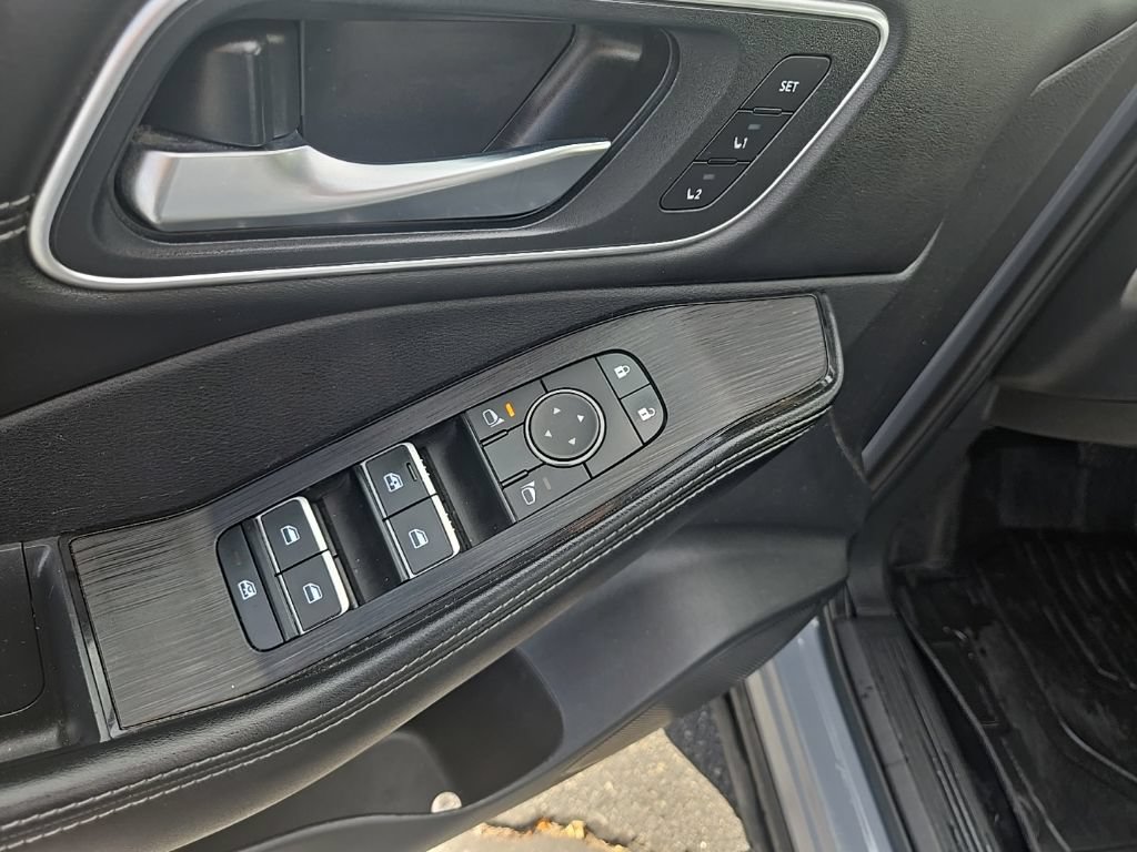 Used 2024 Nissan Rogue Platinum w/ Platinum Premium Package AWD/4WD image 10