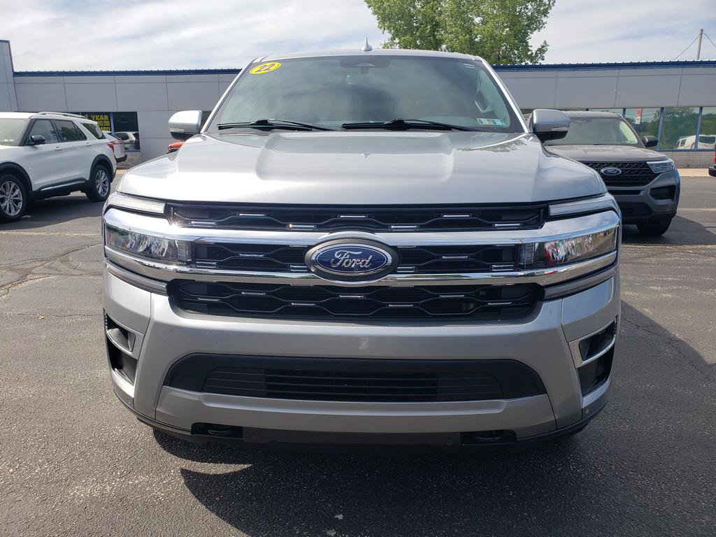 Used 2022 Ford Expedition Limited AWD/4WD image 9