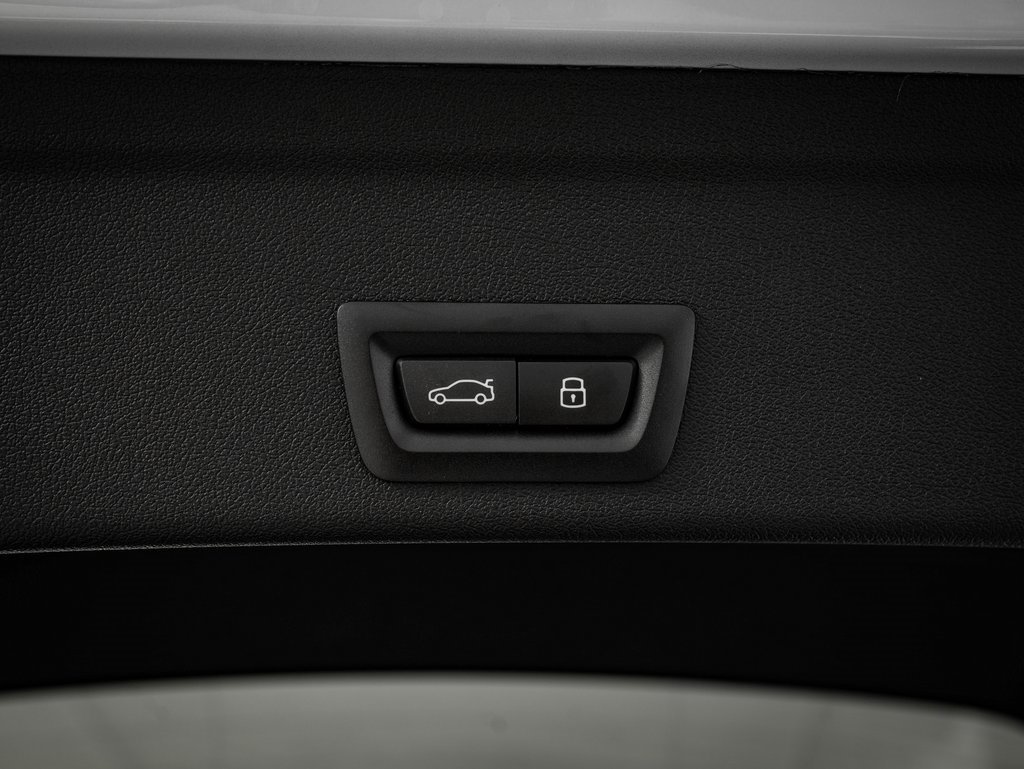 New 2026 BMW X6 xDrive40i w/ Climate Comfort Package image 25