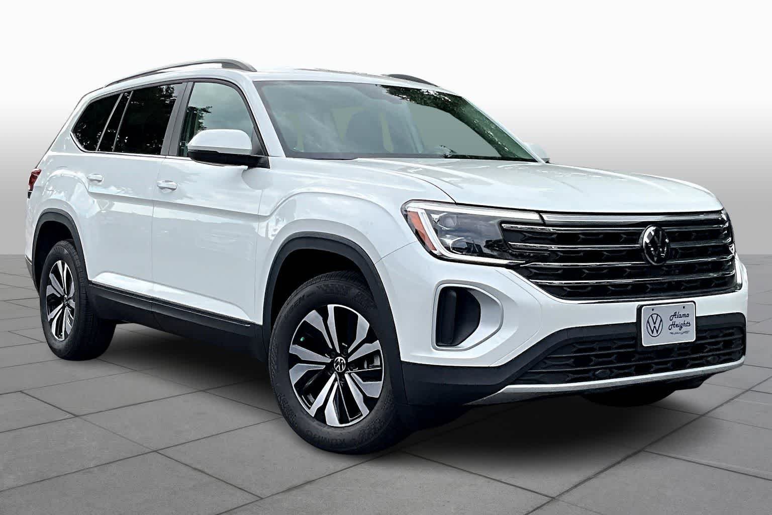 New 2026 Volkswagen Atlas SE FWD image 2