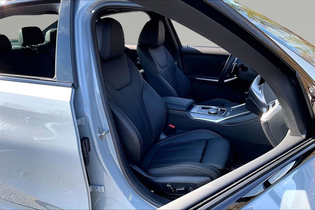 Used 2026 BMW 330i Sedan w/ M Sport Package image 20