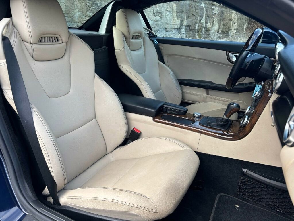 Used 2015 Mercedes-Benz SLK 250 2015 MERCEDES-BENZ SLK 250 image 23