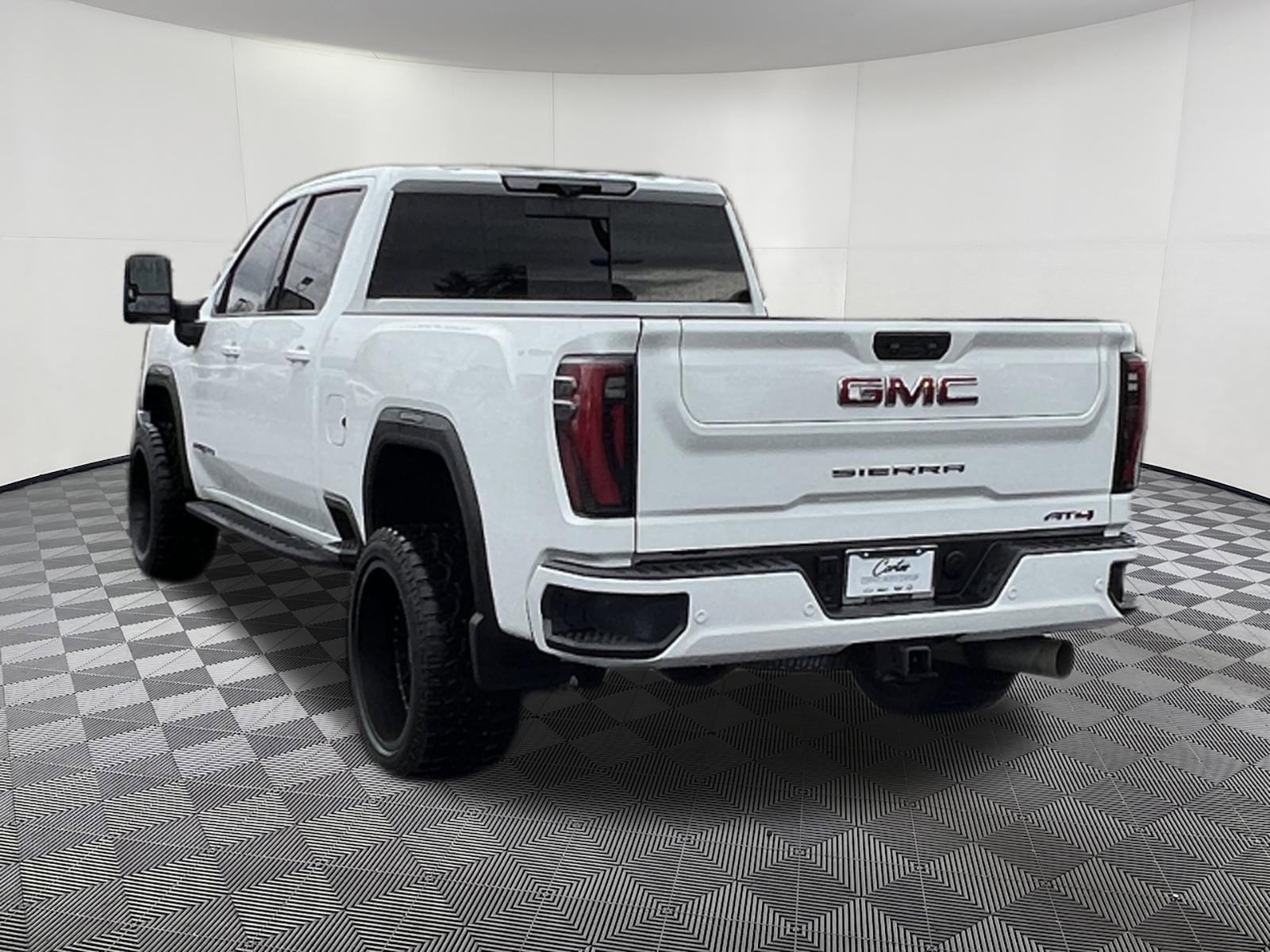 Used 2024 GMC Sierra 3500 AT4 w/ AT4 Premium Plus Package AWD/4WD image 4