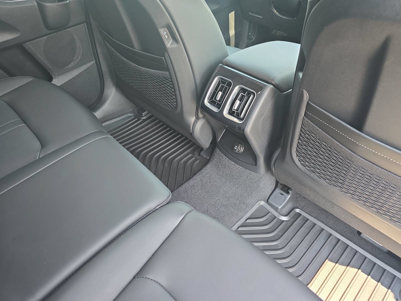 New 2026 Kia Sorento S w/ S Panoramic Sunroof Package FWD image 12