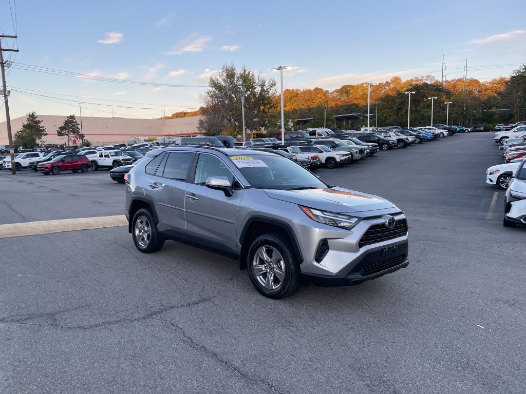 Used 2025 Toyota RAV4 XLE w/ Weather Package AWD/4WD image 7