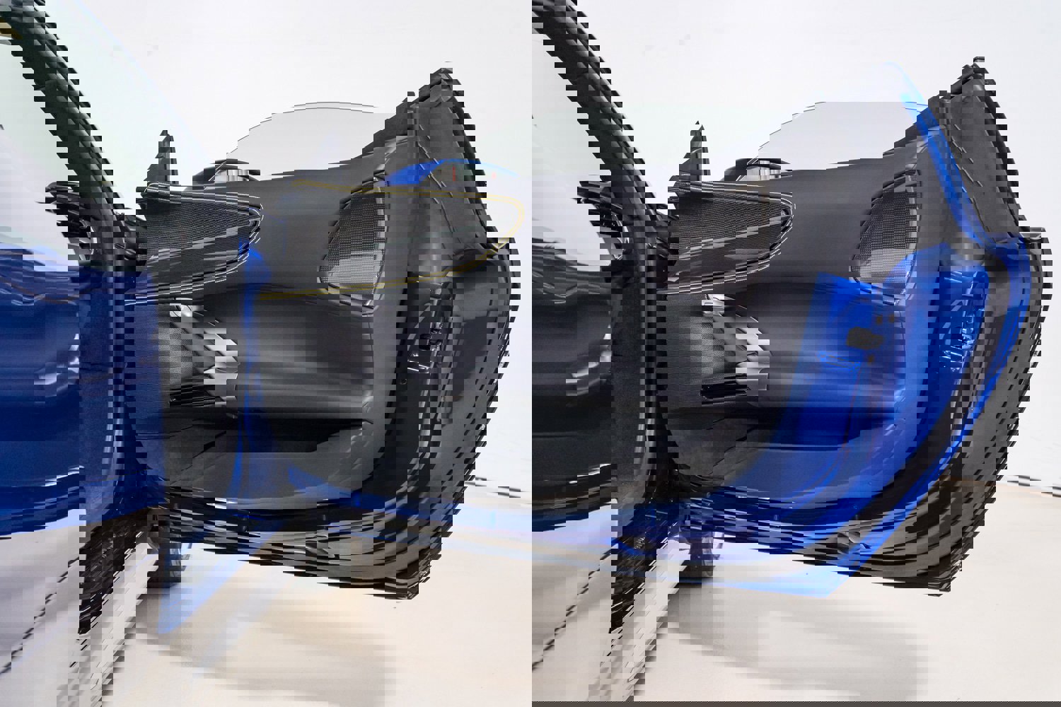 Used 2022 Ferrari SF90 Spider image 32