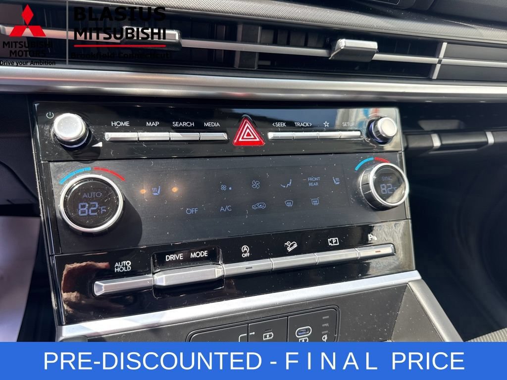Used 2025 Hyundai Santa Fe SEL FWD image 23