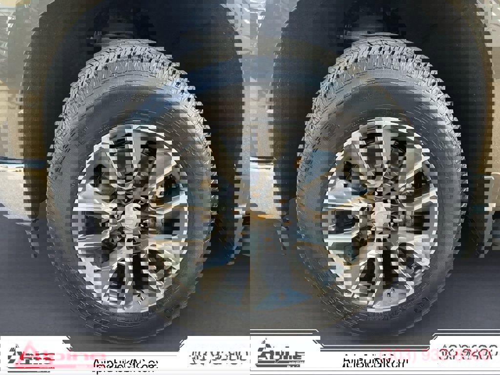 Used 2023 Chevrolet Silverado 1500 LT image 14