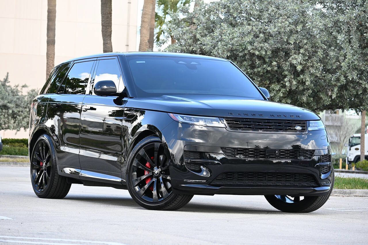 Used 2025 Land Rover Range Rover Sport Dynamic SE image 2