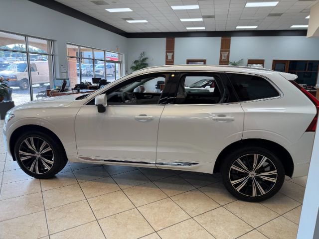 Used 2023 Volvo XC60 B5 Plus image 4