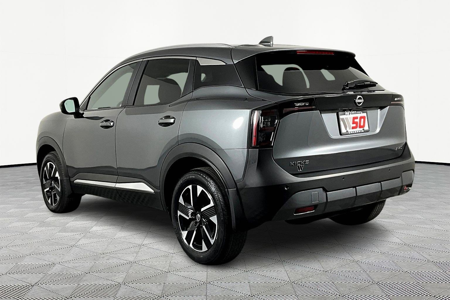 Certified 2025 Nissan Kicks SV w/ SV Premium Package image 4