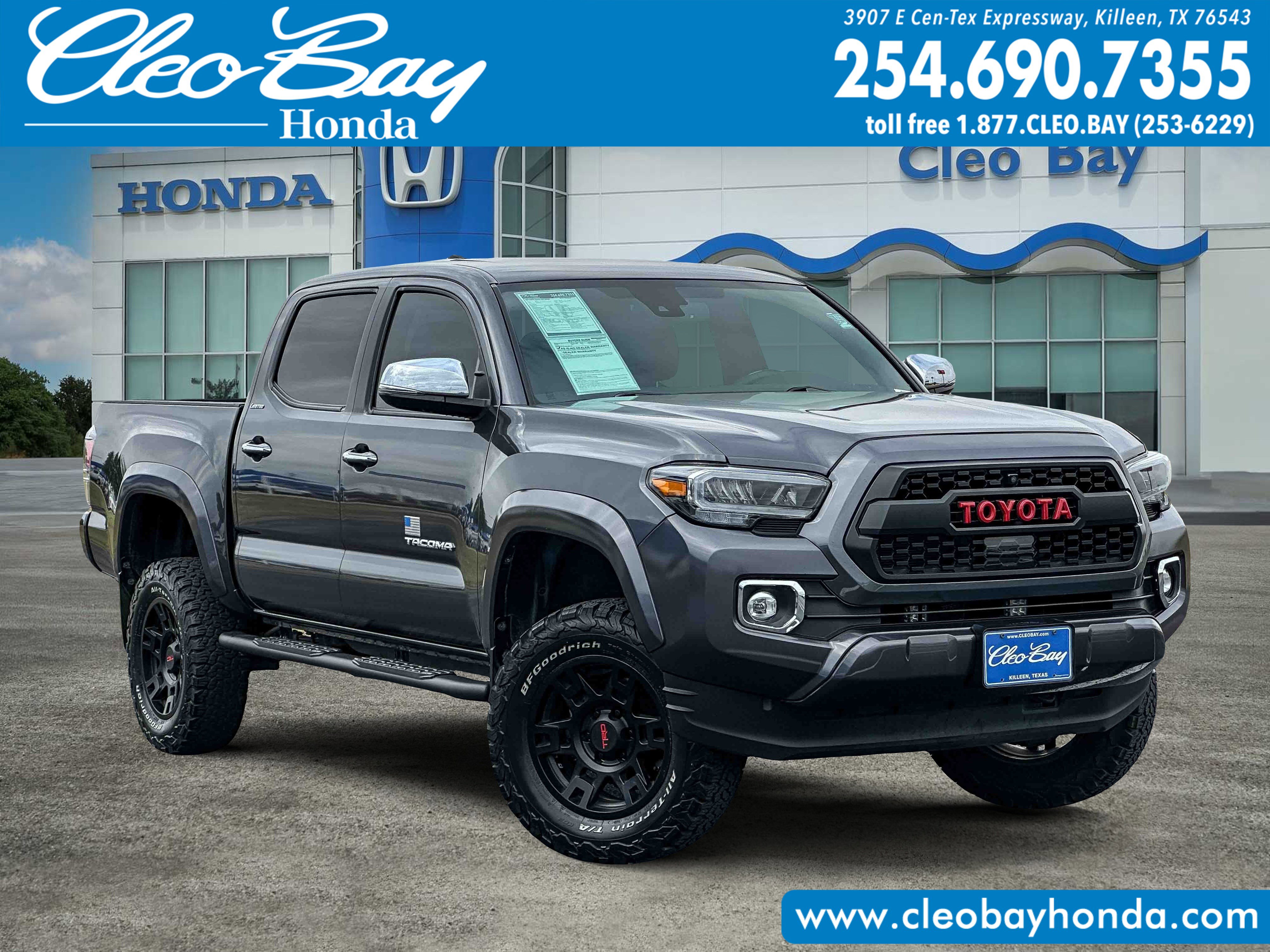 Used 2021 Toyota Tacoma Limited RWD image 1