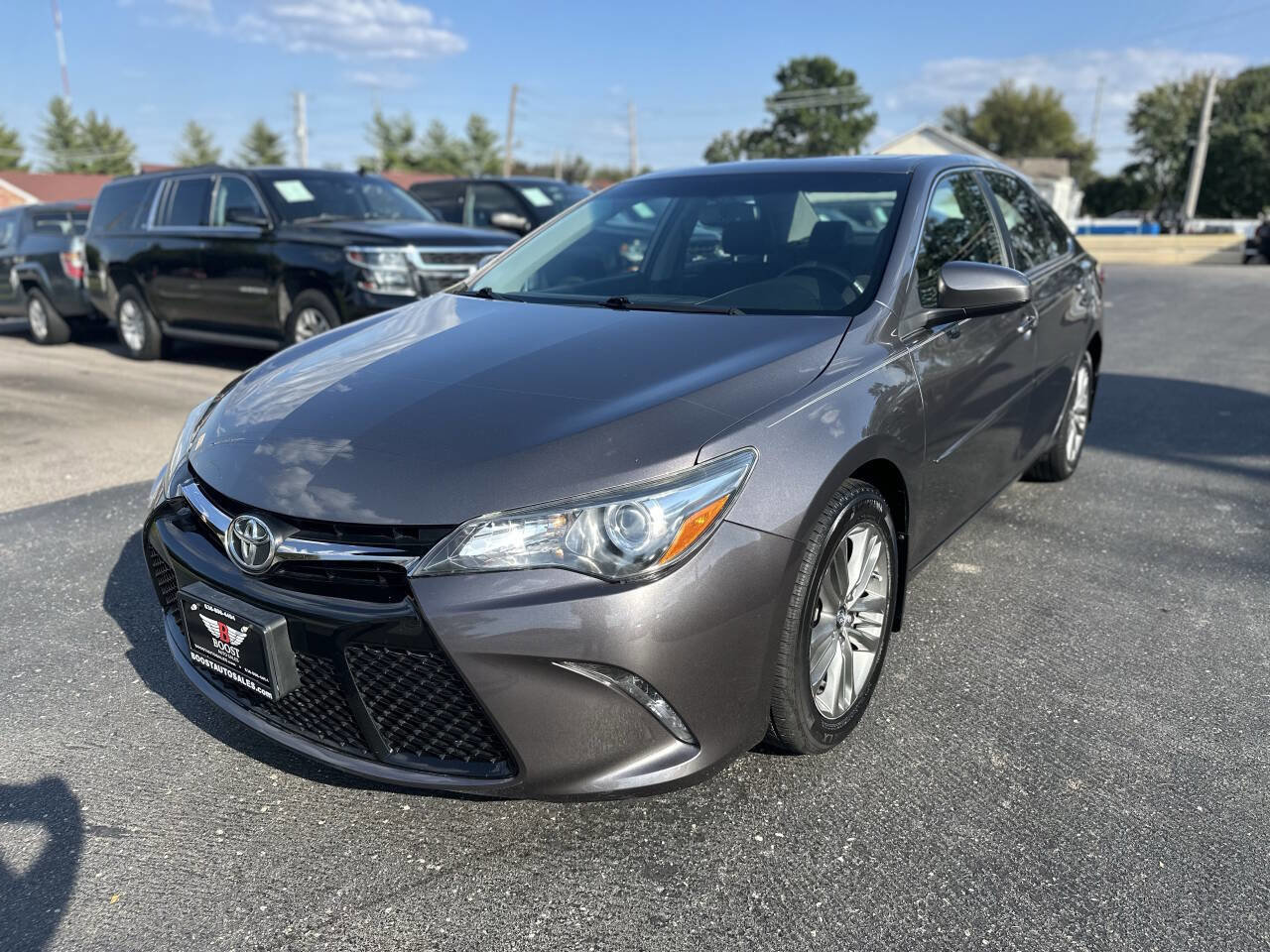 Used 2017 Toyota Camry SE image 3