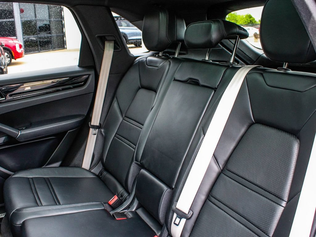 Used 2023 Porsche Cayenne w/ Premium Package AWD/4WD image 35