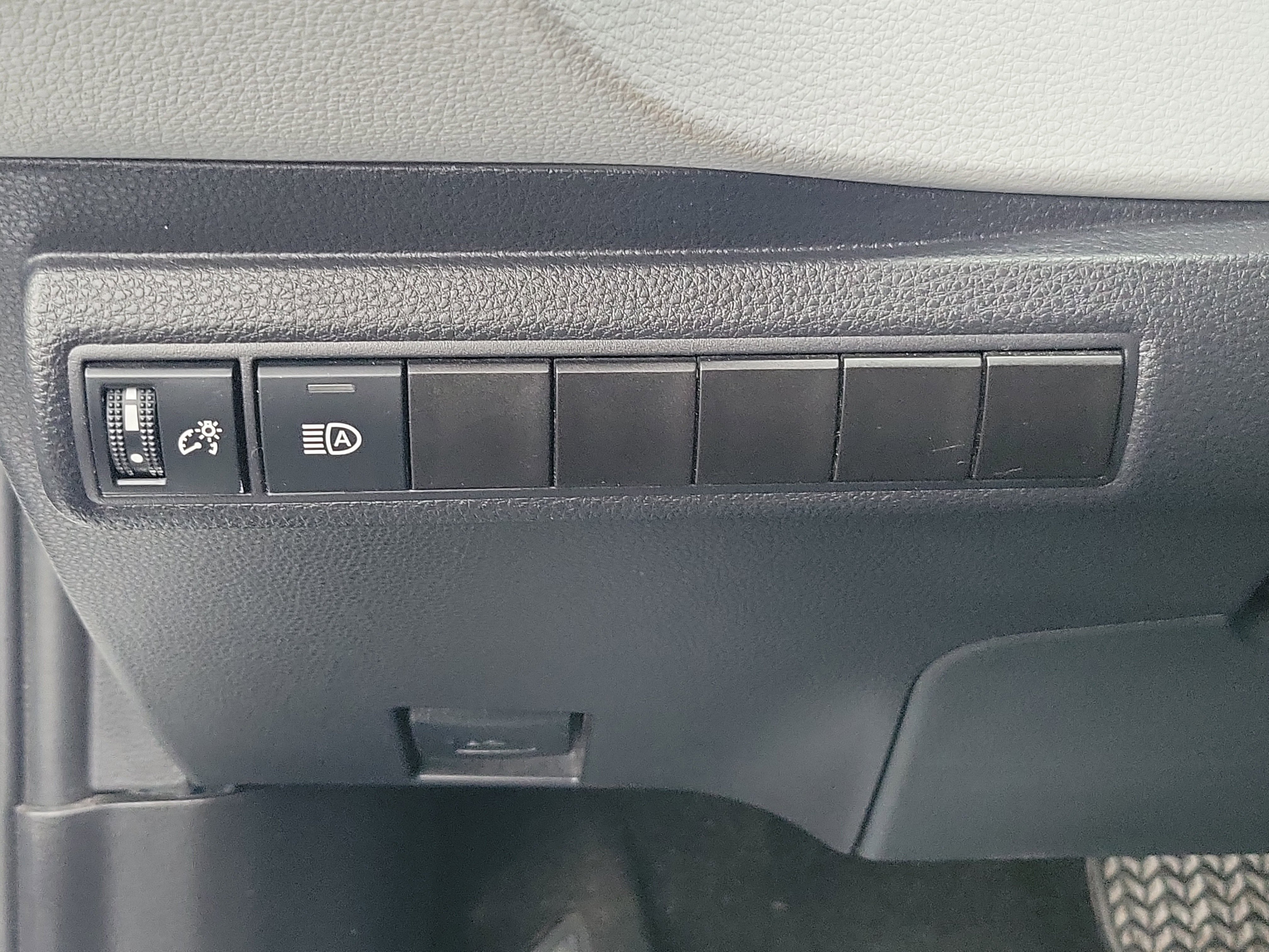 Certified 2025 Toyota Corolla SE image 21