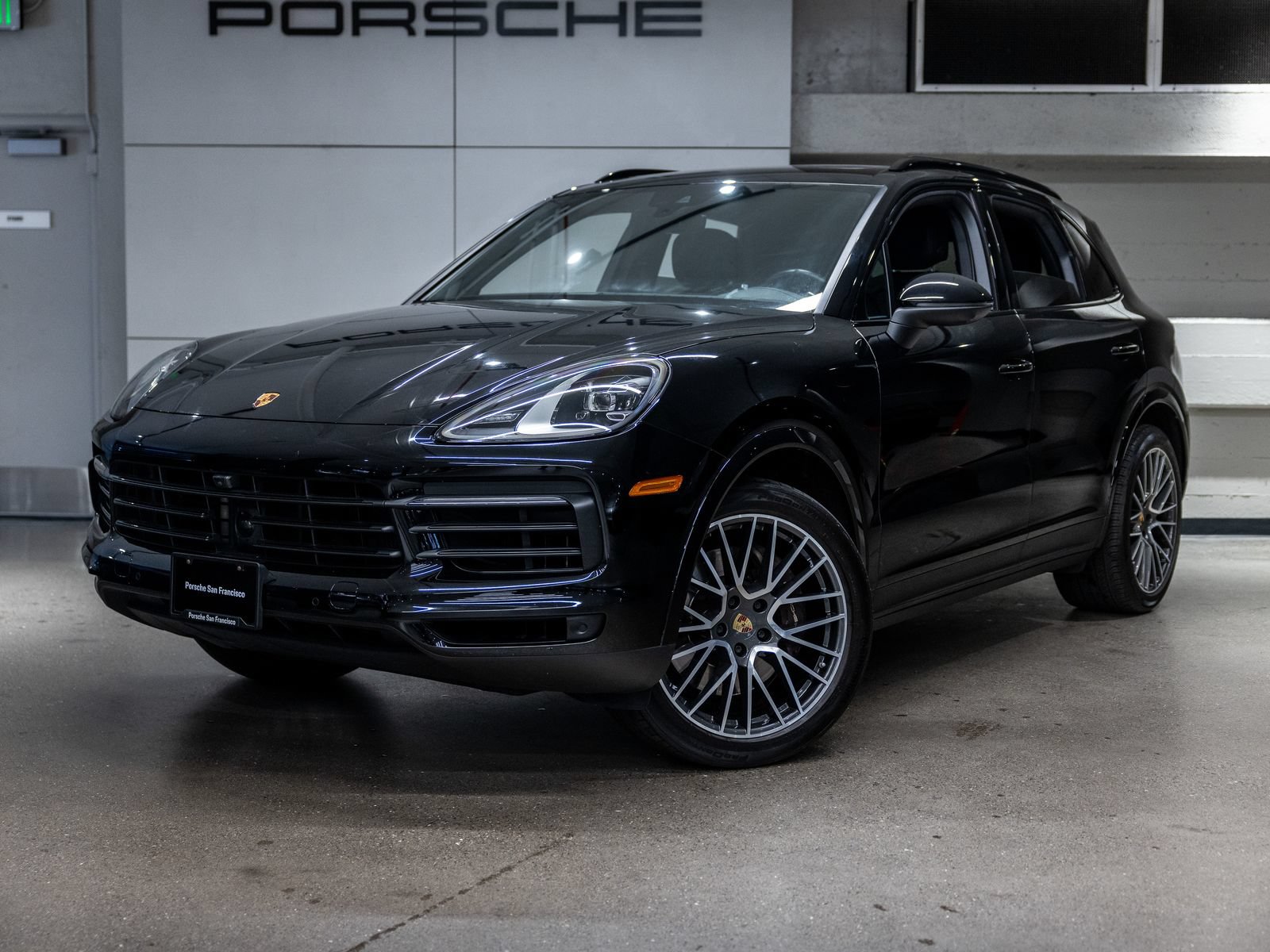 Certified 2023 Porsche Cayenne AWD/4WD image 1