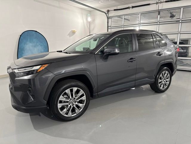 Used 2023 Toyota RAV4 XLE Premium FWD image 4