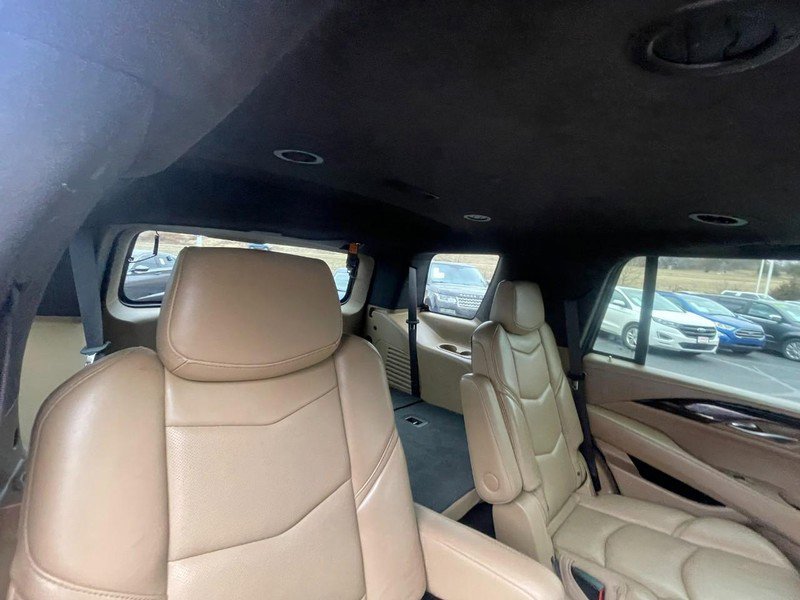 Used 2018 Cadillac Escalade Platinum image 9