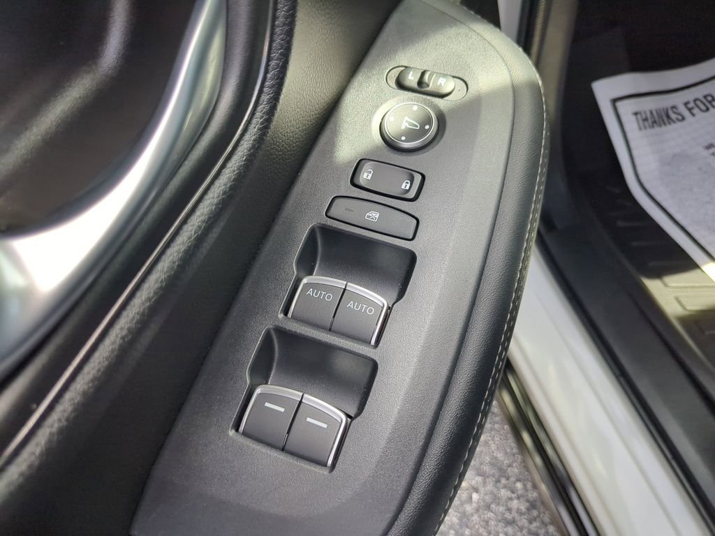 Used 2024 Honda HR-V EX-L image 18