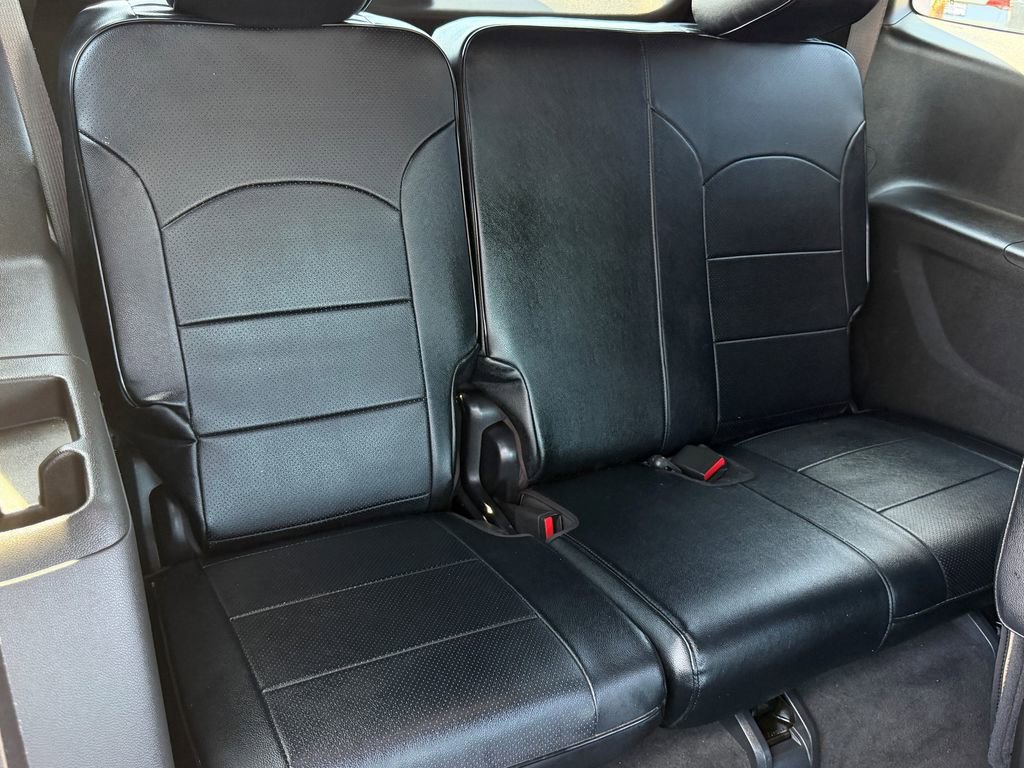 Used 2023 Chevrolet Traverse LT image 12