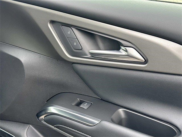 Used 2025 Chevrolet Traverse LT w/ Enhanced Driving Package image 9