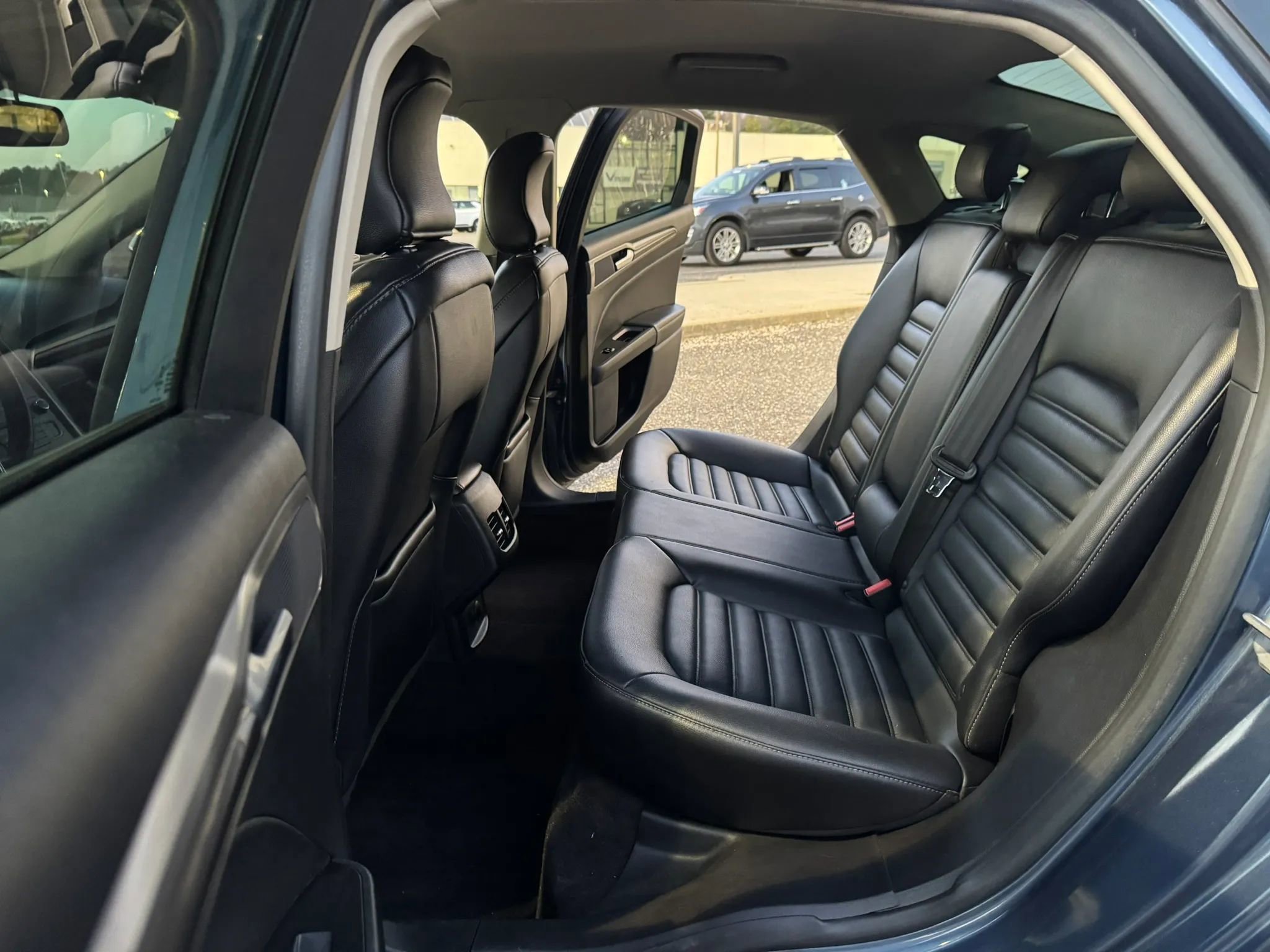 Used 2019 Ford Fusion SEL image 11