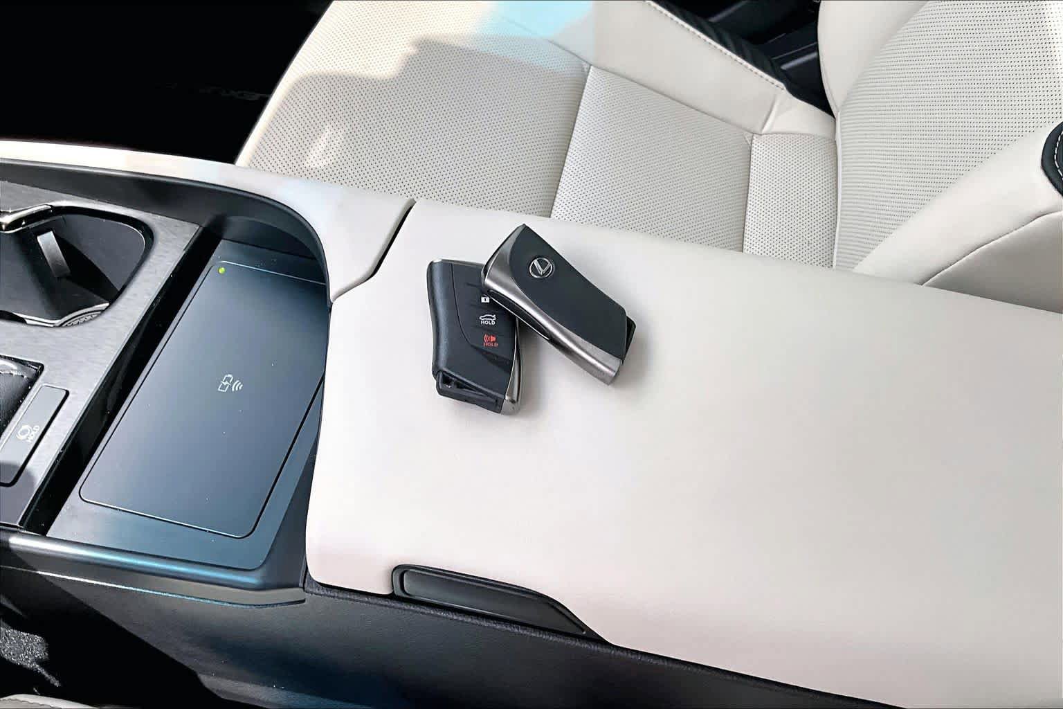 Used 2025 Lexus ES 350 w/ Premium Package FWD image 15