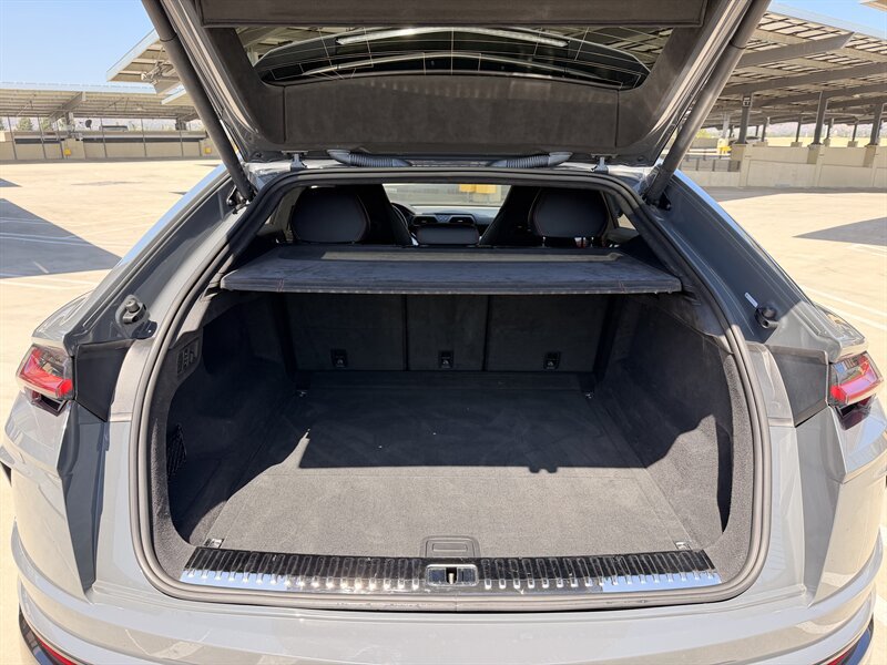 Used 2021 Lamborghini Urus AWD/4WD image 9