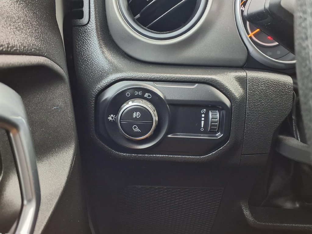 Used 2023 Jeep Gladiator Sport AWD/4WD image 17