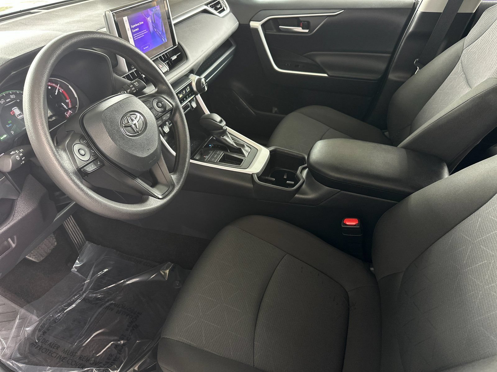 Used 2025 Toyota RAV4 XLE FWD image 11