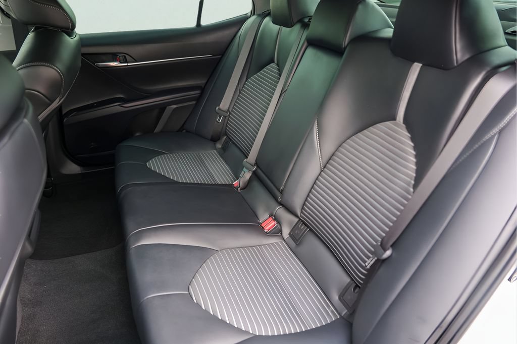Used 2020 Toyota Camry SE FWD image 26