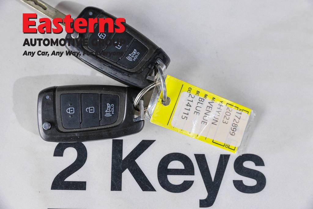 Used 2023 Hyundai Venue SE FWD image 27