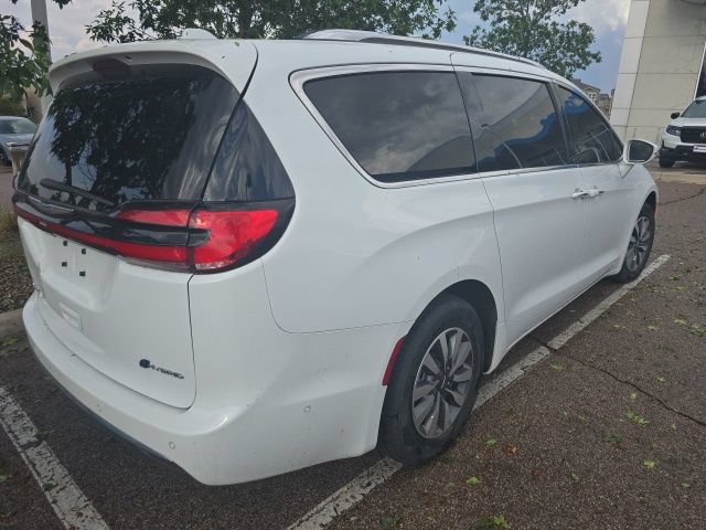 Used 2021 Chrysler Pacifica Touring-L FWD image 10
