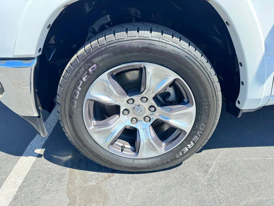 Used 2022 RAM 1500 Laramie AWD/4WD image 9