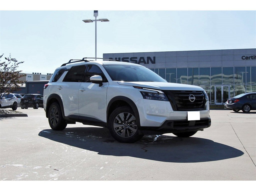 Used 2024 Nissan Pathfinder SV w/ Black Appearance Package