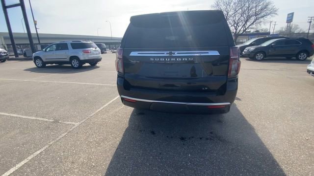 Used 2023 Chevrolet Suburban LT w/ LT Signature Plus Package image 9