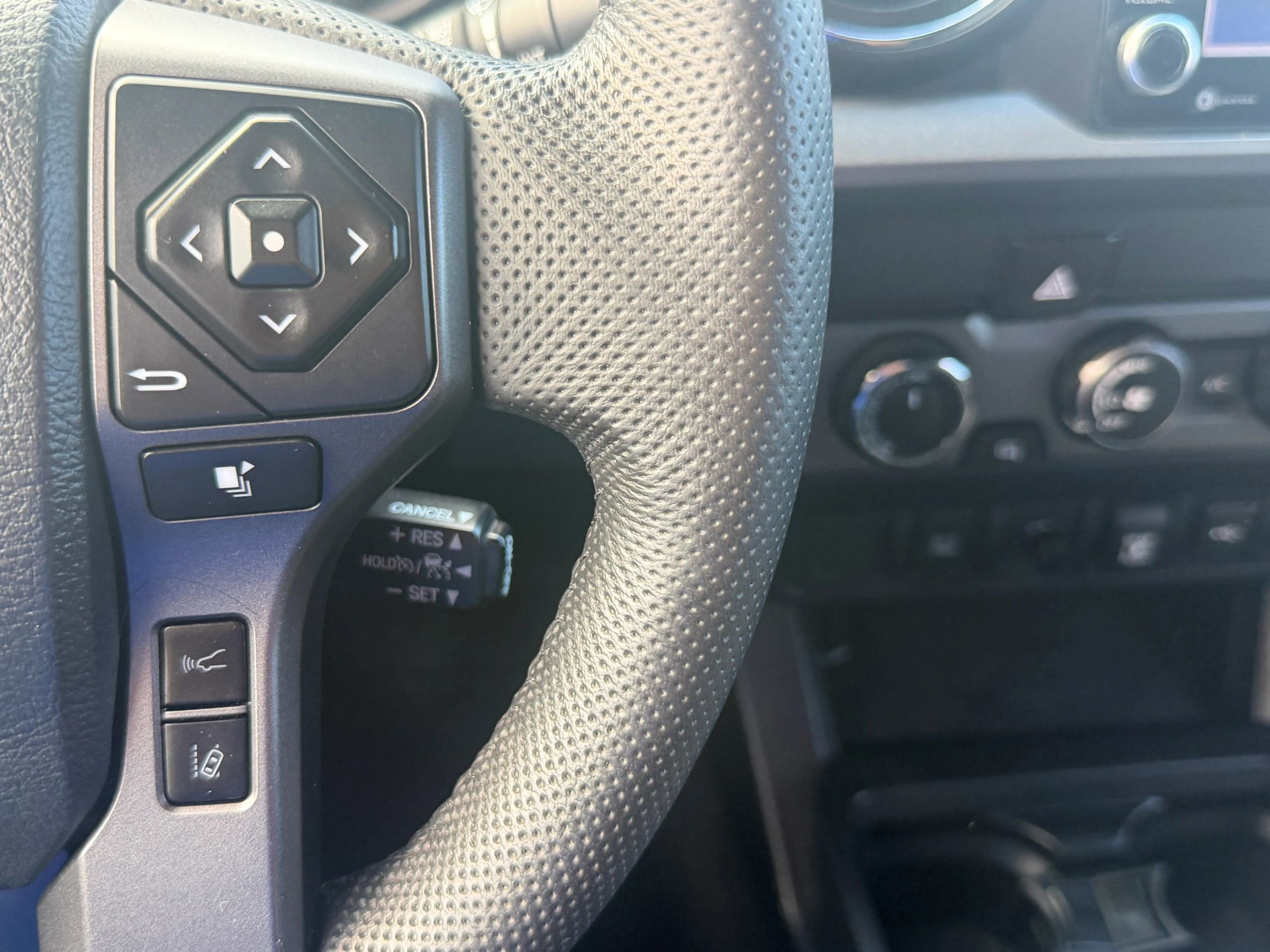 Used 2020 Toyota Tacoma TRD Off-Road image 18