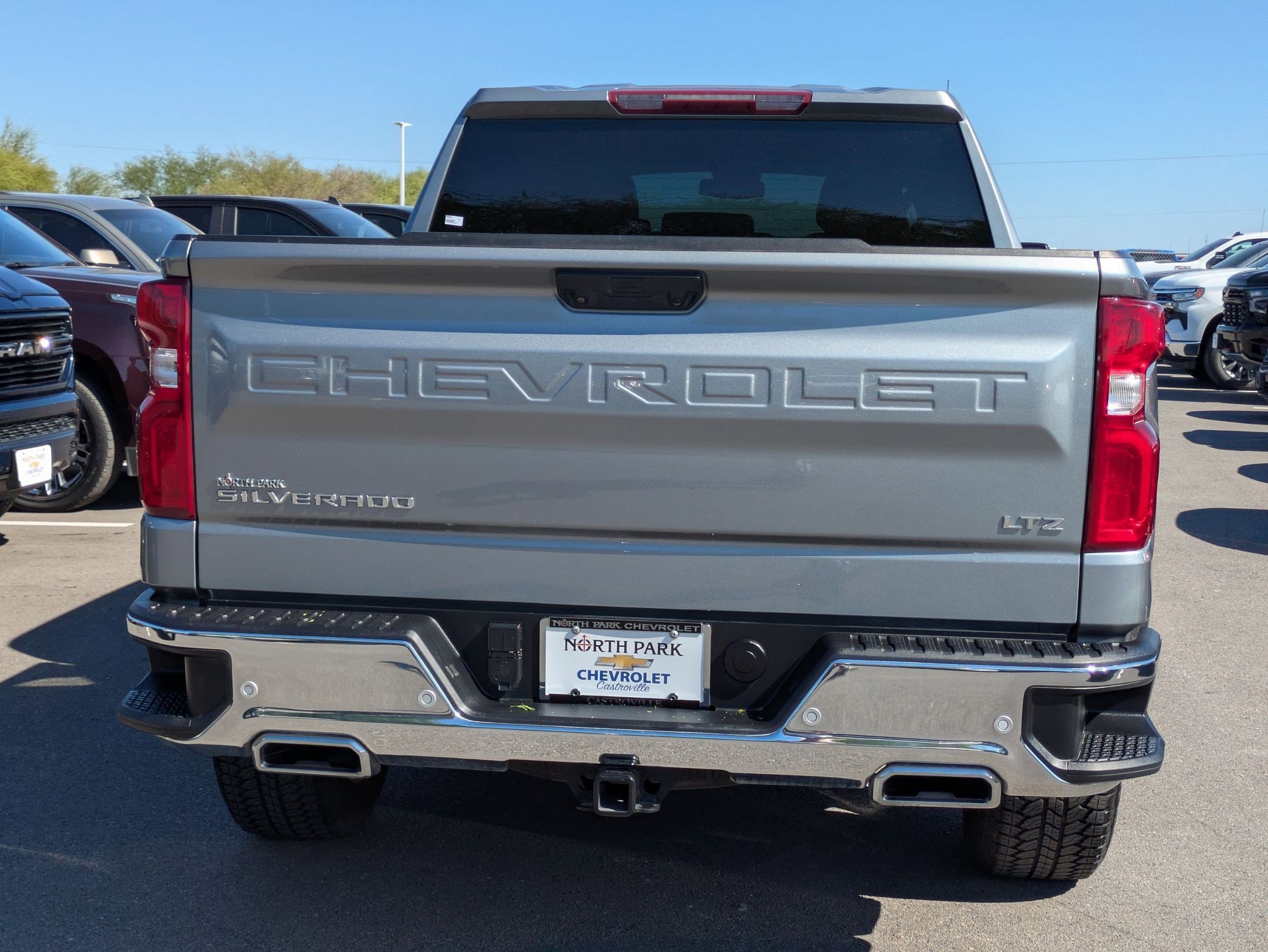 Used 2023 Chevrolet Silverado 1500 LTZ w/ Z71 Off-Road Package image 4
