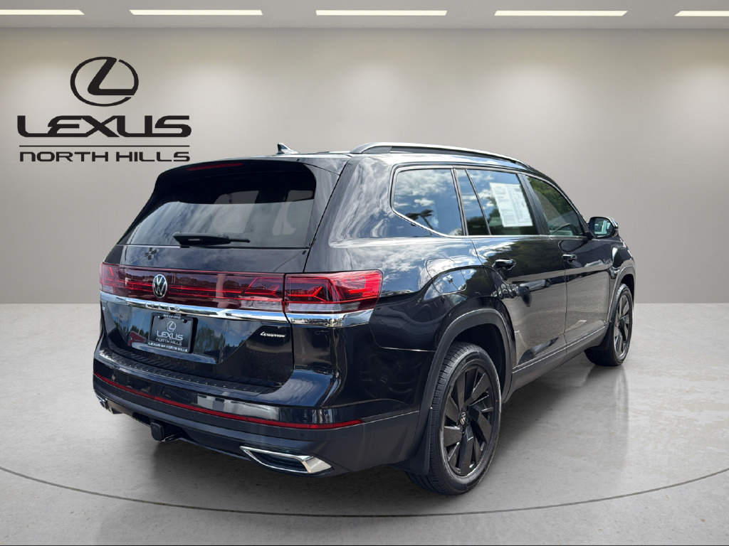 Used 2024 Volkswagen Atlas SE w/ Black Wheel Package AWD/4WD image 5
