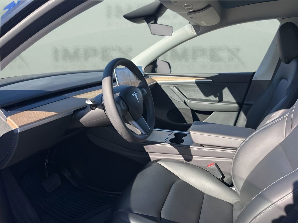 Used 2024 Tesla Model Y Long Range image 9
