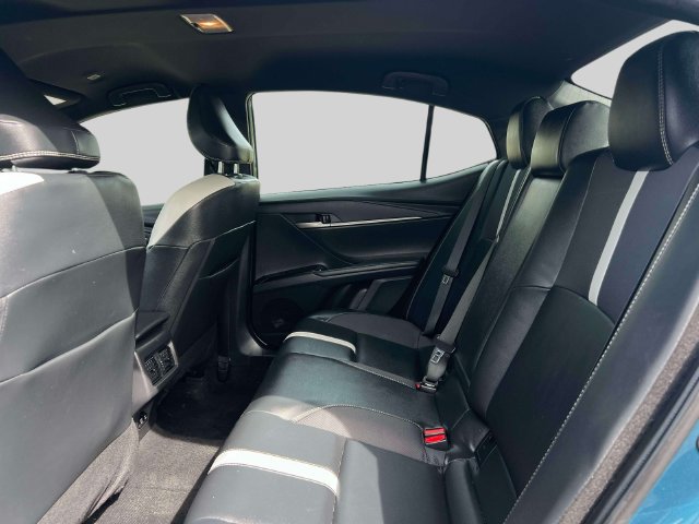Used 2025 Toyota Camry SE w/ Convenience Package FWD image 9