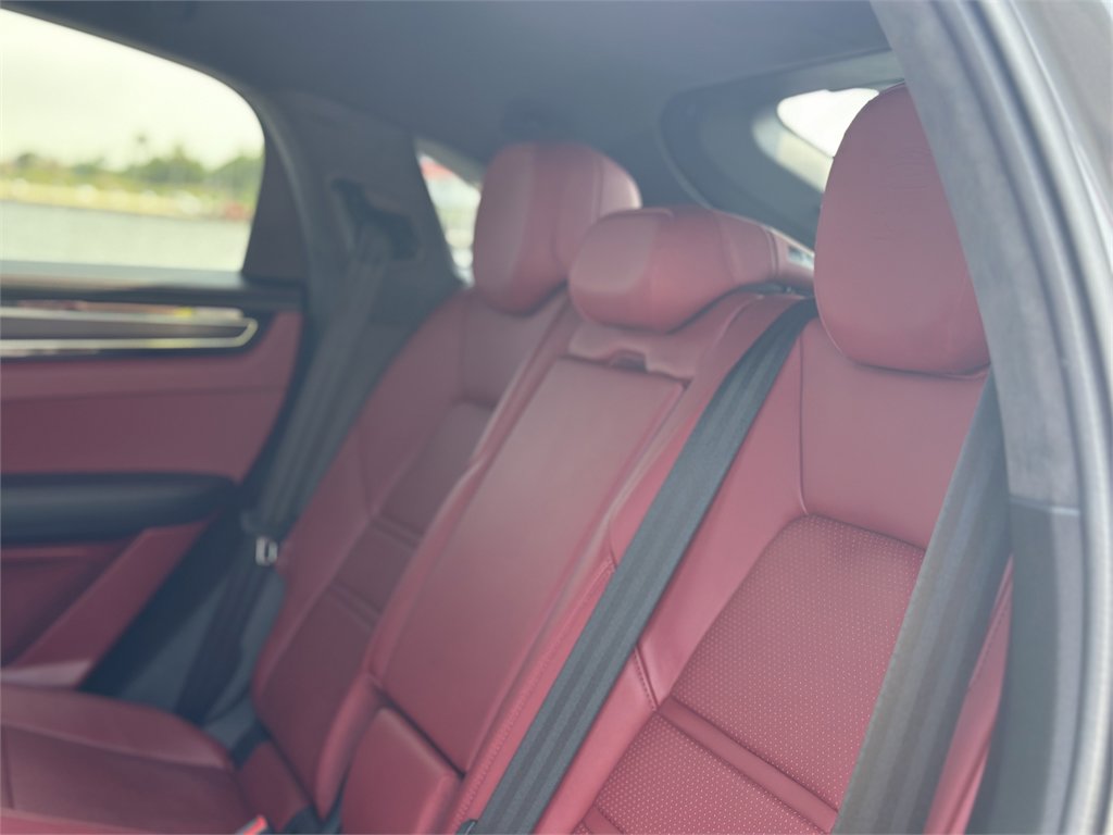 Used 2022 Porsche Cayenne GTS image 21