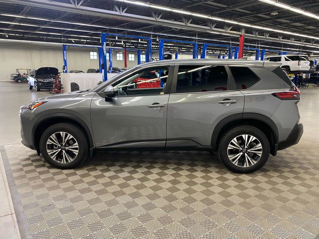 Used 2023 Nissan Rogue SV image 6