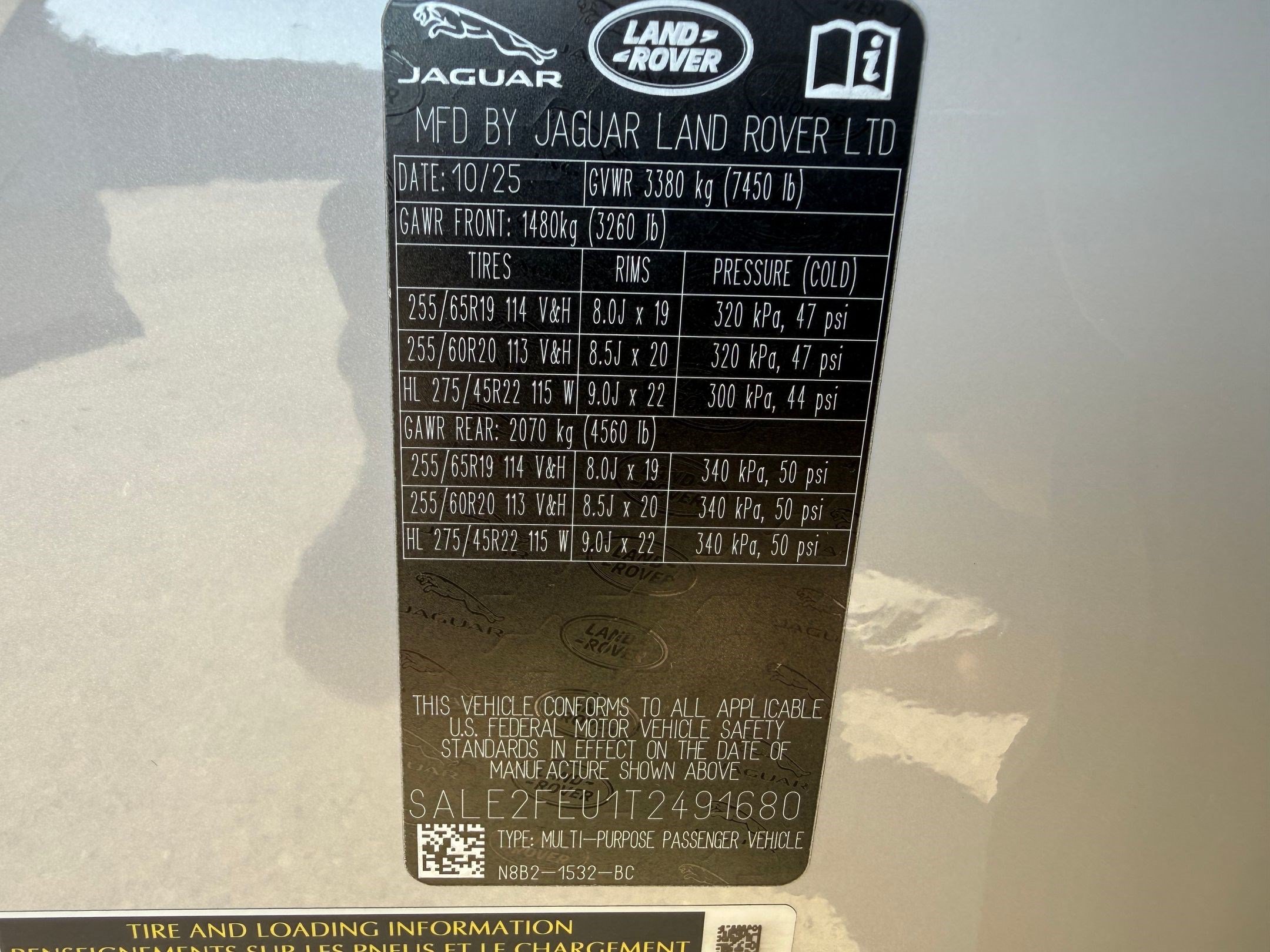 Used 2026 Land Rover Defender 130 X-Dynamic SE AWD/4WD image 34
